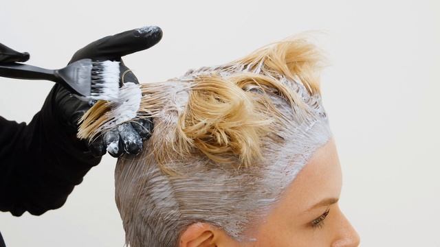 Igora Royal Tutorials | Triangle Hair Color Technique | Schwarzkopf Professional USA смотреть онлайн