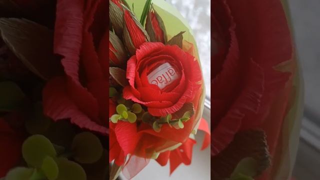 Букет роз с Рафаэлло #своимируками #букетна8марта #букимале смотреть онлайн