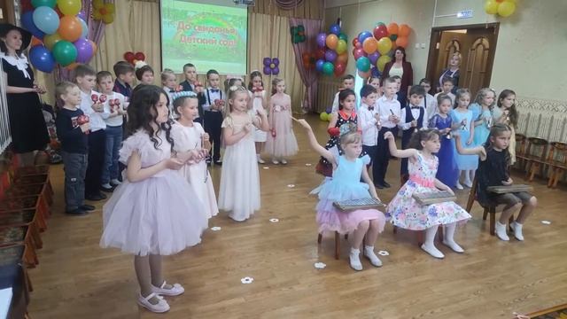 Оркестр на выпускной в детском саду. Шумовой оркестр 