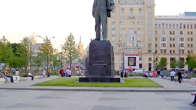 Памятник В.В. Маяковскому, город Москва смотреть онлайн