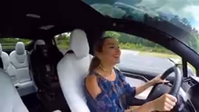 Model X Subpar or Sublime? 12 Months Later! смотреть онлайн