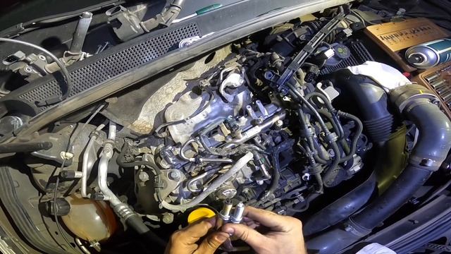 Большое ТО Рено дастер 1.3tce. Чистка клапанов, замена свечей, промывка инжектора, замена масла. смотреть онлайн