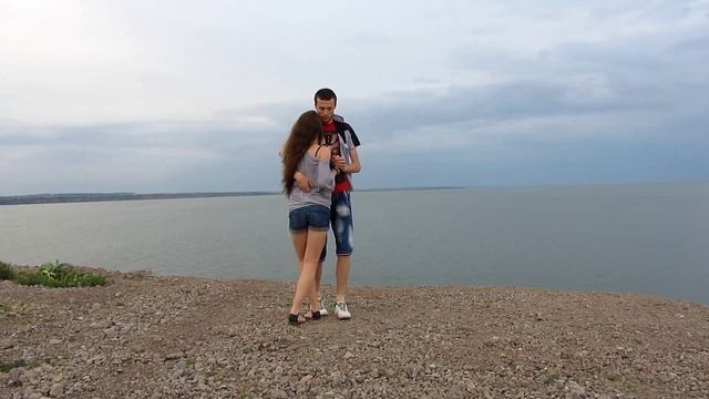 Саша и Таня: кизомба на берегу моря смотреть онлайн