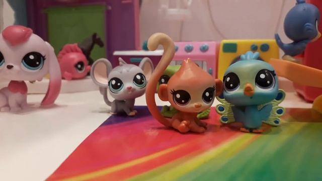 Литл Пэт Шоп детский сад/жестокое увольнение воспитательницы/жуткие дети облили водой заведующую смотреть онлайн