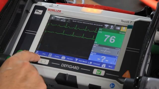 Desfibrilador Schiller смотреть онлайн