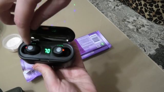 Идём тратить халявные деньги) Подарки под подушкой смотреть онлайн