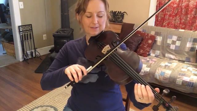 Erynn Marshall plays the fiddle-tune "Trouble On My Mind" смотреть онлайн