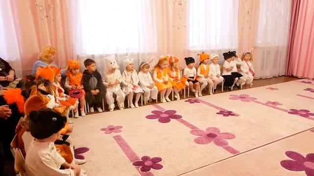 Новогодний утренник смотреть онлайн