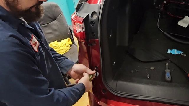 How to remove a taillight "brake light" assembly. 2018-2024 Chevrolet traverse led bulb смотреть онлайн