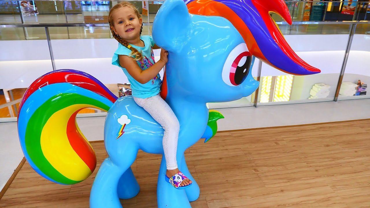 Рома и Диана в Парке развлечений Harborland Pattaya смотреть онлайн