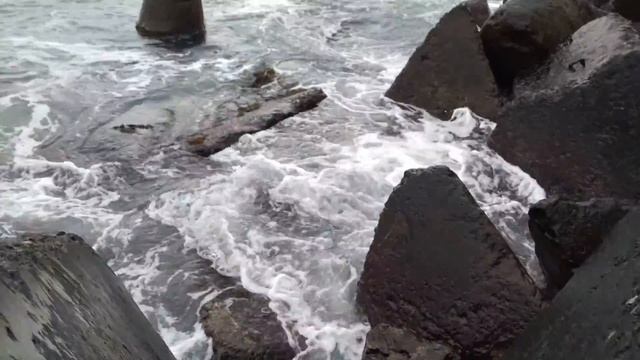 4К видео моря возле Алушты. Mi4c текст камеры. смотреть онлайн