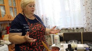 Базиликовый соус который нам очень нравится. Котлетки в соусе из детства.