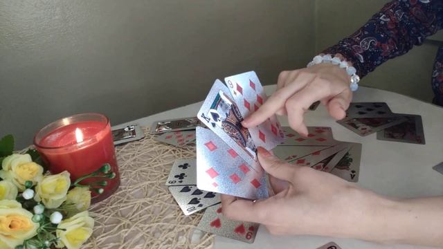 Нужны ли вы Крестовому Королю? Расклад на игральных картах смотреть онлайн