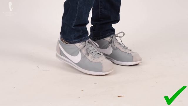 Should Gentlemen Wear Sneakers? - Trainers & Sport Shoes in Classic Menswear смотреть онлайн