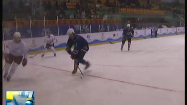 Амурские хоккеисты-ветераны поразили китайских спортсменов силовым приемом смотреть онлайн
