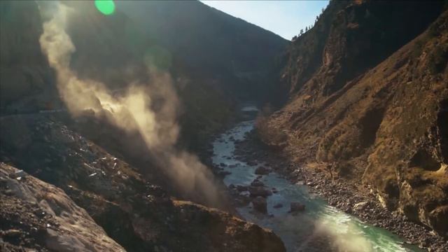 Inde, Les Voltigeurs De L'Himalaya - Les Routes De L'impossible