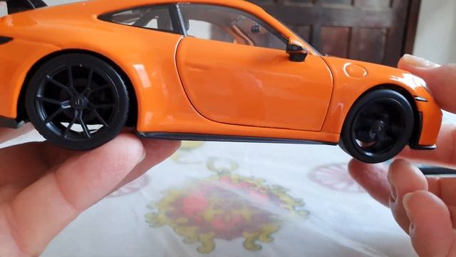 Comparação Da Miniatura Porsche 1/24- 911-gt3 Burago & Welly