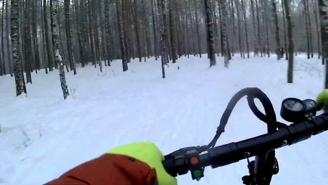 Катаемся на электросамокате зимою. смотреть онлайн