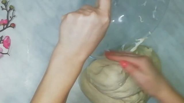 Дрожжевое постное тесто. Пирожки с квашеной капустой. смотреть онлайн