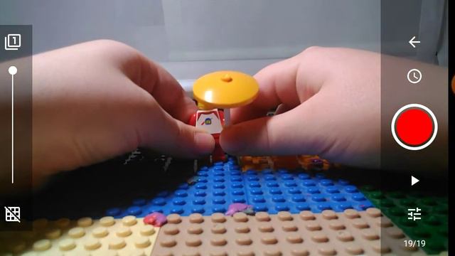 КАК сделать что бы Человек Лего поставил предмет?|LEGO смотреть онлайн
