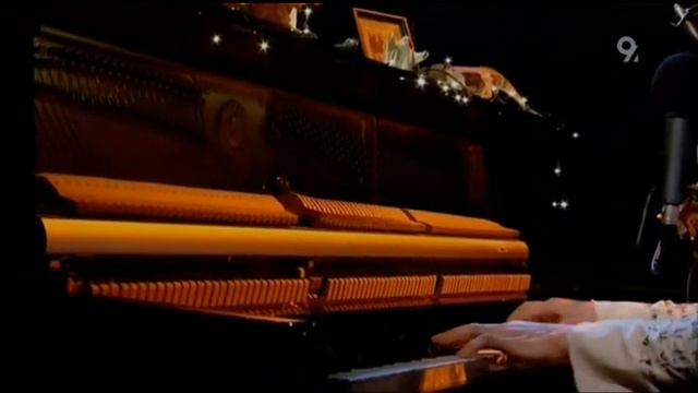 PJ Harvey - White Chalk (Live Jools Holland 2007) смотреть онлайн