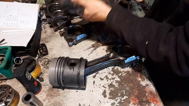 Установка поршневой на двигатель Д-240   часть -2  Трактор мтз-82