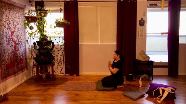 Hatha - Chandra Namaskar | Moon Salutation смотреть онлайн