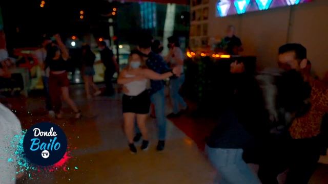 Mexicanos Bailando Bachata Sensual | La Perdida 2021 #bachata смотреть онлайн
