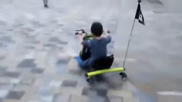 Детский электроскутер для дрифта POWER RIDER 360 смотреть онлайн
