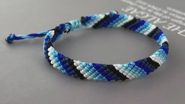 урок по изготовлению браслета в карамельную полоску с регулируемым узлом _ Браслеты смотреть онлайн