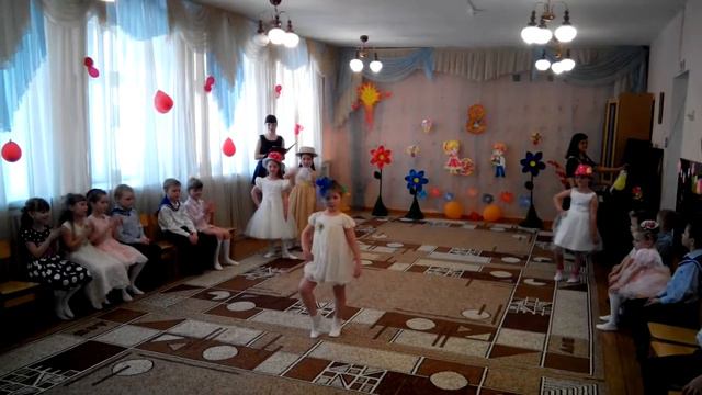 показ шляпок подготовительная группа смотреть онлайн