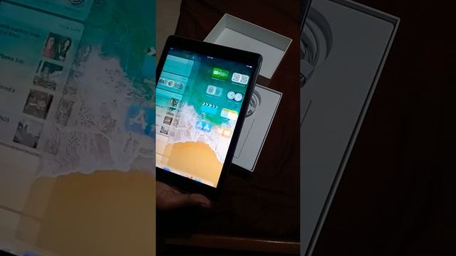 Apple Ipad wifi 32GB (2017) Spacegray Unboxing смотреть онлайн