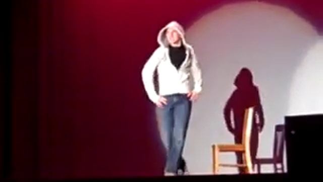 Nick Kennis Dancing to Alejandro смотреть онлайн