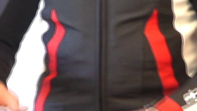 Alpinestars Monza Leather Suit Review from SportbikeTrackGear.com смотреть онлайн