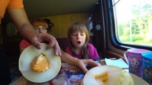 ВЛОГ/// ЕДЕМ НА ПОЕЗДЕ ВСЕЙ СЕМЬЁЙ В КУПЕ/// ПУТЕШЕСТВИЕ 2022///