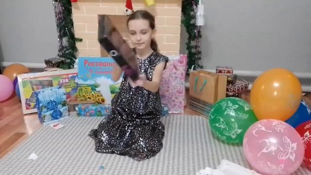 РАСПАКОВКА ПОДАРКОВ | ЧТО МНЕ ПОДАРИЛИ НА 10 ЛЕТ #подаркинаденьрождения смотреть онлайн