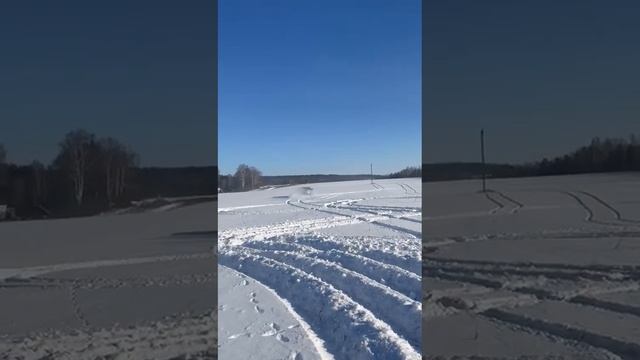 Geely Atlas Pro в снежном поле! смотреть онлайн