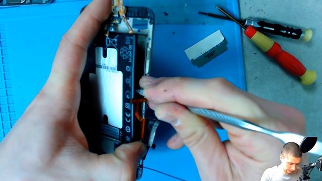 HTC ONE M10 замена аккумулятора. Из-за спешки налип НА МОДУЛЬ И РЕМОНТ КАМЕРЫ!!! смотреть онлайн