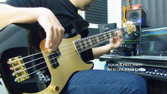 Precision Bass Comparison (Squier 40th vs Fender Player Series) смотреть онлайн