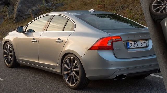VOLVO S60 (2014)