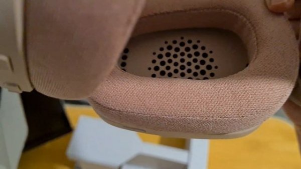 Unboxing Logitech Zone Vibe 100 Rose