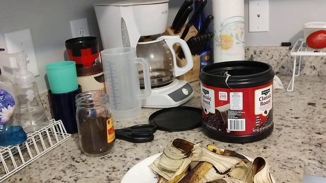 How I'm composting kitchen scraps on a small scale (Have you started composting?) смотреть онлайн