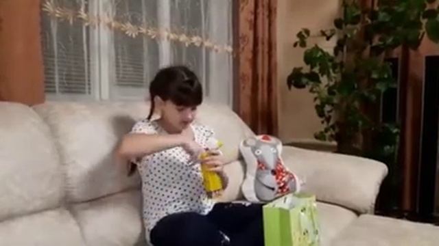 Подарки на новый год от брата Максима и снохи Дианы смотреть онлайн