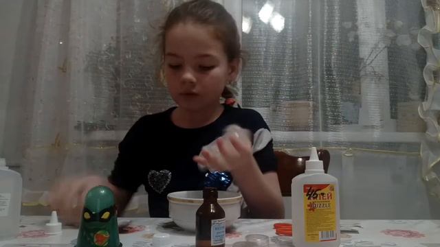 СРАВНИВАЕМ МАГАЗИНСКИЙ И ДОМАШНИЙ СЛАЙМ смотреть онлайн