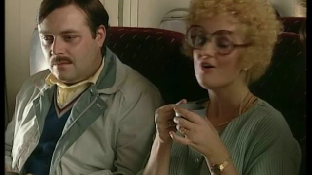 The Fast Show - Roy and Renée - Air Hostesses.mp4 смотреть онлайн