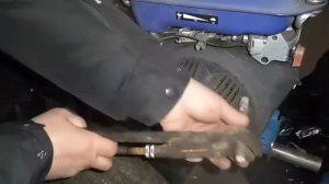 Ремонт мотоблока Нева. Вырезал и поставил прокладку на карбюратор, подтянул пружину стартера