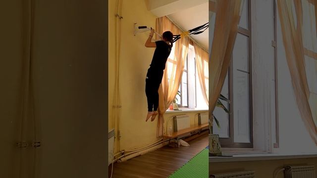 Pull-ups like a part of capoeira training. Подтягивания, как часть капоэйро тренировки) смотреть онлайн
