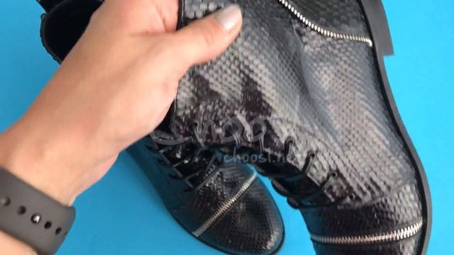 Ботинки из кожи питона черного цвета Choosl смотреть онлайн