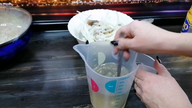 Селёдка с луком в рассоле. Пальчики оближешь?