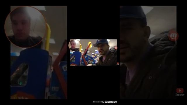 react to inside of Chuck-E-Cheese at 3 a.m. смотреть онлайн